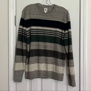 Gap sweater